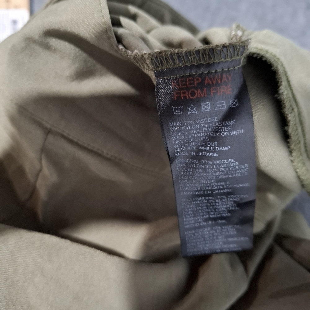 Urban Outfitters Bengaline Low-Rise Cargo Flare Pants Brown Retro Green M Y2K - Picture 11 of 11